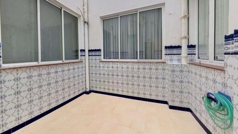 Foto 53f21311-f713-4b0f-8ace-3e9347636c63. Pis a Barrio del Centro Alicante