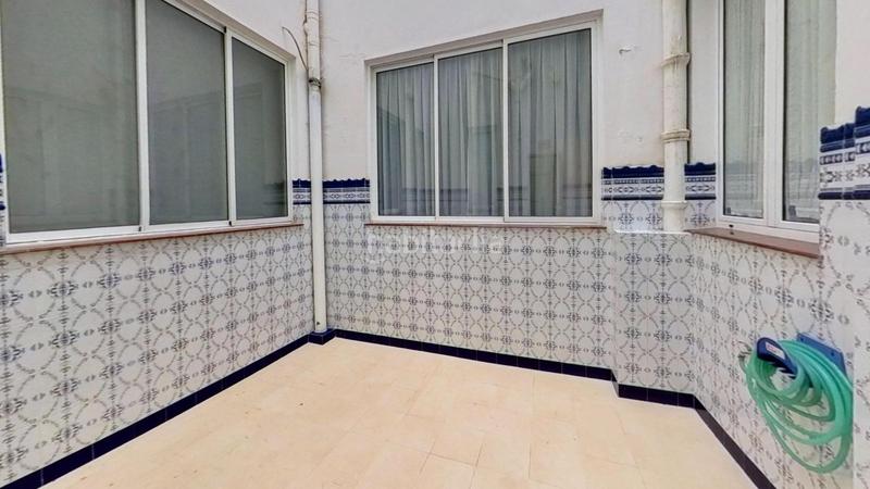 Foto c4c3dd8e-e191-47ea-8747-b4e9863cd5bf. Flat with heating in Barrio del Centro Alicante