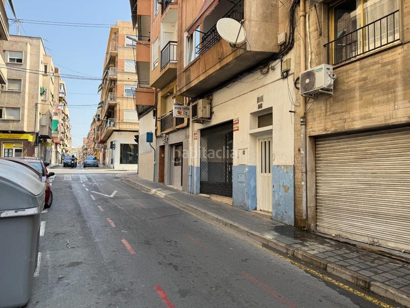 Foto a21c97e5-fcc2-44b5-9b1a-1d31cba2651d. Local comercial a calle sevilla 110 a Carolinas Bajas Alicante