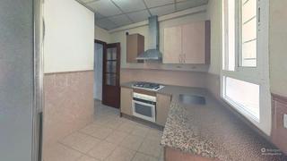 Flat  Calle primavera. Vivienda en carolinas altas de 4 dormitorios