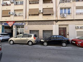 Lloguer Local Comercial  Primitivo perez. Local comercial en altozano muy proximo a conde lumiares.