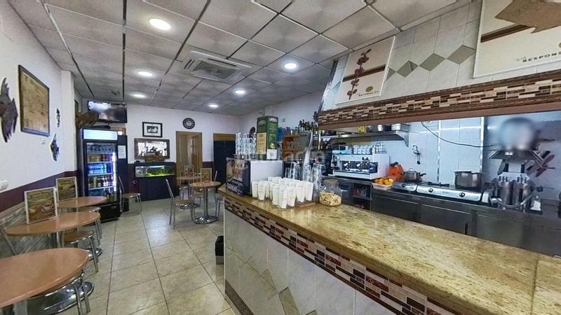 Foto d3929354-e899-40e5-b672-7de32345cfb0. Local comercial a Playa de San Juan Alicante