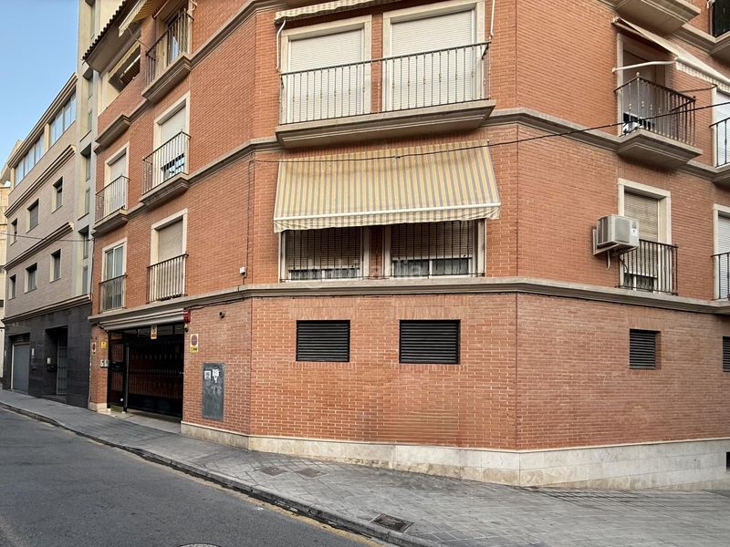 Foto 32137fe7-b25f-467a-9022-3b5d4b8b875c. Aparcament cotxe a Santo Domingo Alicante