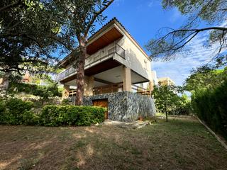 Casa a Fenals. Casa en venta en playa de aro centro