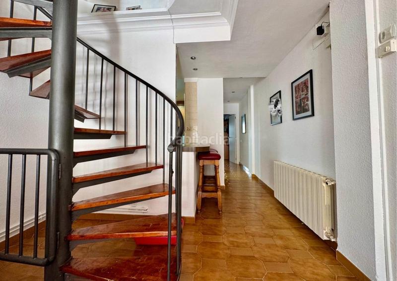 Foto d16f2aba-e235-43fd-b6ed-e1553a376f9f. Dúplex  con terrazas a 170 metros de la playa, 3 habitaciones y plaza de parking en Palamós