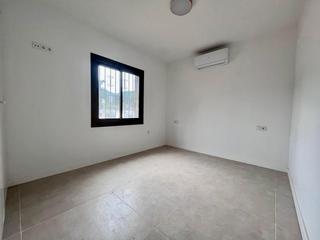 Planta baixa  Avinguda de la costa brava. Planta baja de 83 m² con 3 habitaciones y terraza en santa crist