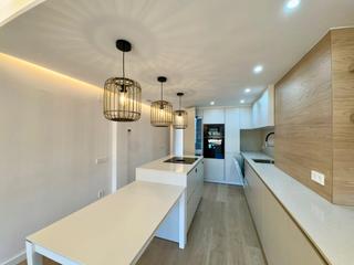 Duplex  Carrer del mar. Dúplex invertido reformado a 60 metros de la playa de palamós