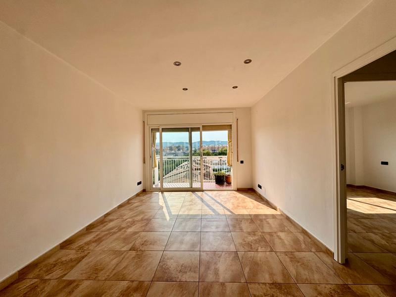 Foto 4e371471-d517-4d56-a3b4-a1e9f172950f. Piso  reformado con terraza en plaza europa – en Palafrugell
