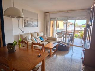 Location Appartement  Carrer huguets. Apartamento de 2 habitaciones con jardín y piscina comunitaria