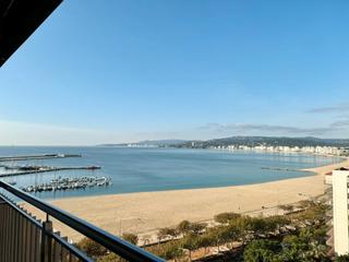 Location Appartement  Passeig del mar 23. Apartamento en 1ª línea de mar con preciosas vistas al mar