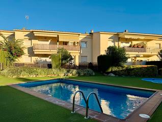 Flat  Carrer comerç. Oportunidad en la fosca: apartamento soleado junto a la playa