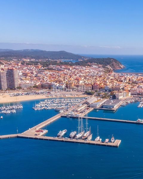 Foto 5c12a6e8-e650-4268-941c-e47692271b96. Terreny residencial a Avinguda Catalunya Palamós