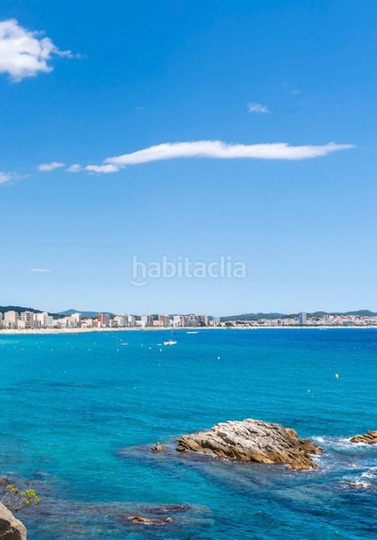 Foto 7451e809-1c0a-4518-804c-342176a932f6. Planta baixa amb calefacció a Avinguda Catalunya Palamós