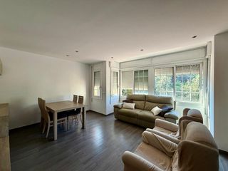 Etagenwohnung  Carrer garcía lorca. Piso con 3 habitaciones, trastero y terraza comunitaria en sant