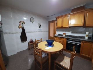 Pis  Avenida constitución. Vivienda en la avenida a tutiplein