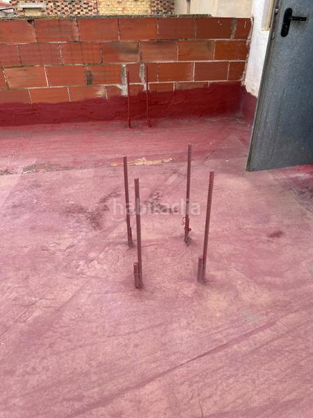 Foto fbda5ffa-b4fb-4519-b909-ed33bd013ed2. Casa amb aparcament a Novelda