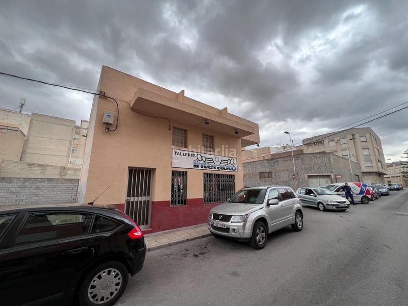 Foto fe7de6e6-5d17-4e16-b151-8d2182f08d80. Casa amb aparcament a Novelda