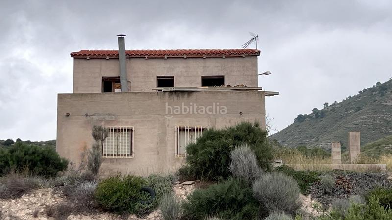 Foto 77354a5a-d9d0-4023-92d9-93ce85ea1339. Casa amb aparcament piscina a Novelda