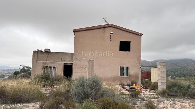 Foto a8bd232f-1ff3-4035-8943-bd8324fc8d99. Casa amb aparcament piscina a Novelda