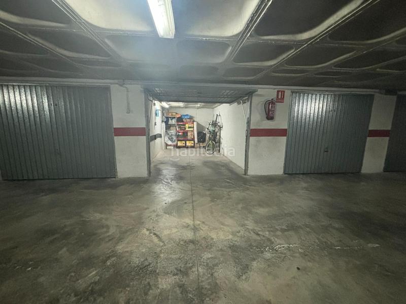 Foto c56ce6ce-769b-45ae-928b-628042f72c38. Parking voiture dans Novelda