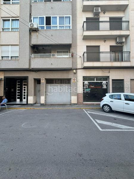 Foto ef381b25-2b0d-4ec9-be80-cbeaedb579eb. Parking voiture dans Novelda