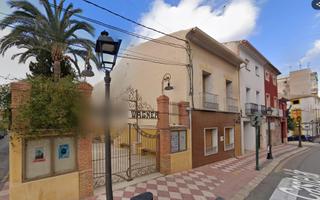Casa  Castelar. Dos plantas para realizar tus sueños