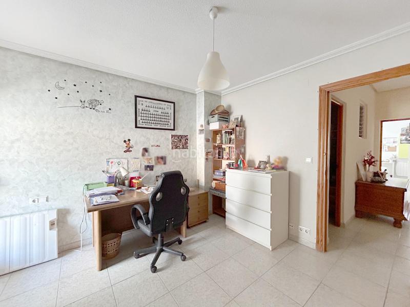 Foto eb5ed7a7-bccc-46d5-9872-92d0d10acbd4. Casa amb calefacció a Novelda