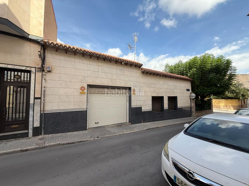 Foto 43ae7b88-1397-451e-836e-f490625a7237. Xalet amb aparcament piscina a Novelda