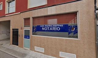 Rez-de-chaussée  Calle de santa rosalía. Entresuelo de 172 metros.