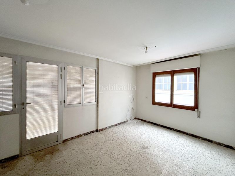 Foto c9d75dd3-86d3-40dc-b8f7-f24329fa12a5. Casa amb aparcament a Novelda