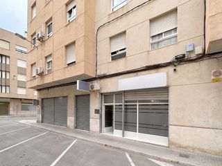 Casa  Calle capell�n margall. Peluqueria en funcionamiento
