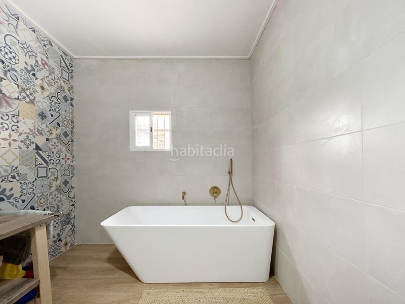 Foto cbfc4f05-3a4f-41a3-9487-c4565a139858. Xalet amb calefacció aparcament piscina a Novelda