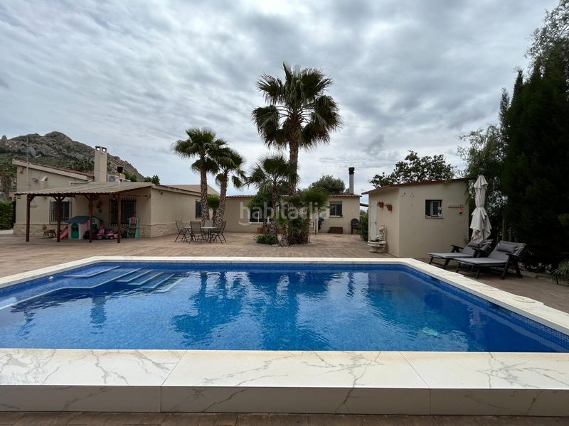 Foto d328c6a2-c309-48aa-bd65-0bfd47f929c9. Xalet amb calefacció aparcament piscina a Novelda