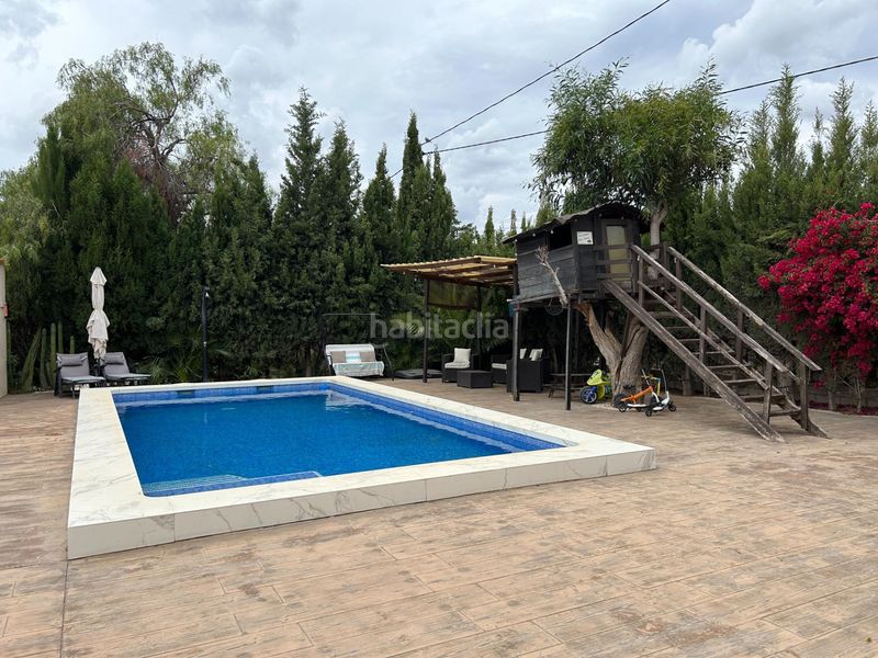 Foto ec0e3896-40d2-4f76-aff2-7943ff436108. Xalet amb calefacció aparcament piscina a Novelda