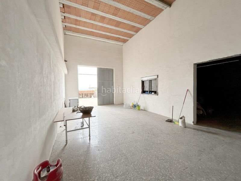 Foto 90fba079-f5aa-4763-bc36-1d9494e80ec1. Xalet amb aparcament a Novelda