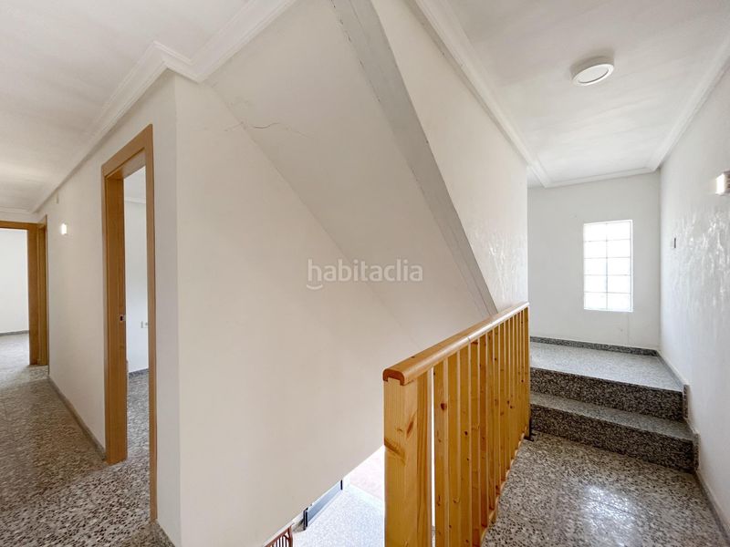 Foto f29bd7f7-b32a-4c27-802a-1439d9e2b36c. Xalet amb aparcament a Novelda