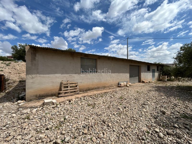 Foto d51691f9-946e-43dd-be90-f84c21dd396e. Xalet amb aparcament a Novelda
