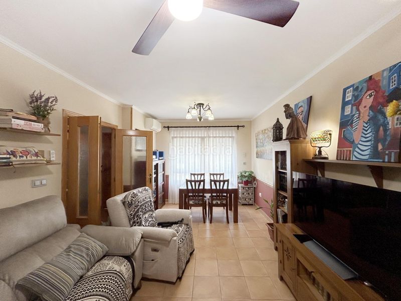 Foto 0e1d9318-493d-4df8-8a72-7483b62edcbf. Casa adossada amb calefacció aparcament piscina a Petrer