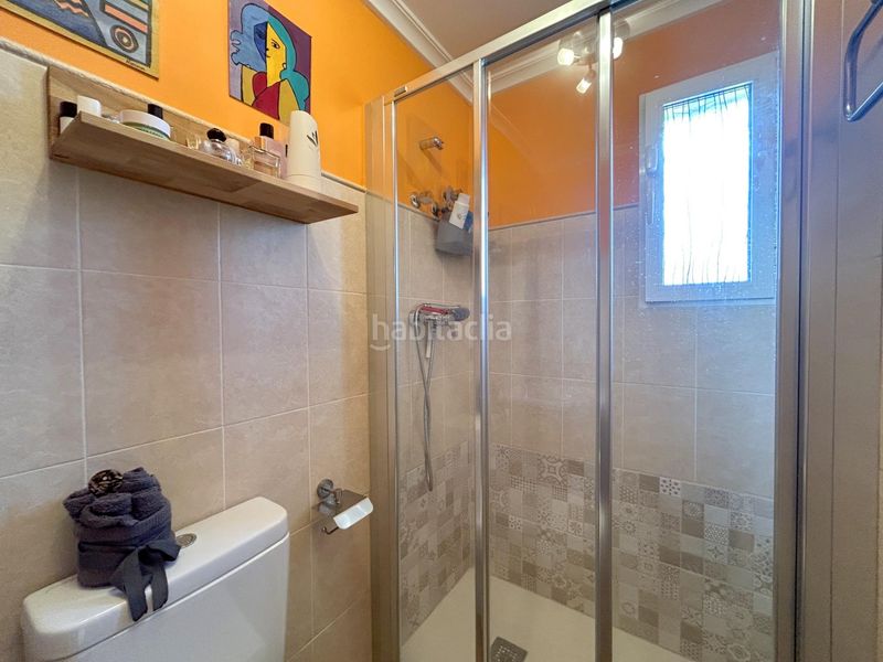 Foto df80ba00-0f89-4f9d-a5a3-c4c3fcee42b1. Casa adossada amb calefacció aparcament piscina a Petrer