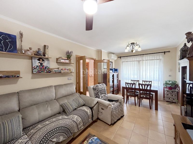 Foto e8adc115-c94b-4466-8afc-7311837b9ad5. Casa adossada amb calefacció aparcament piscina a Petrer