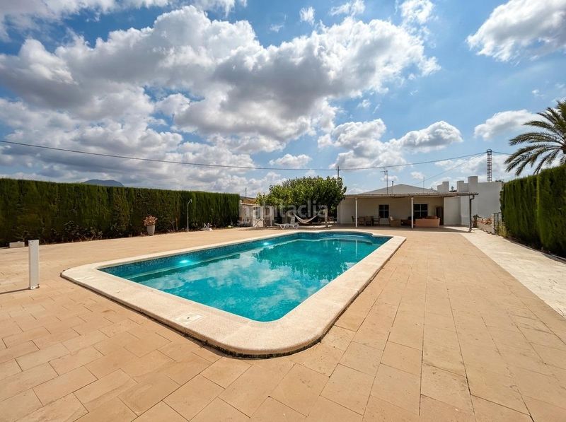 Foto 5c6a99e5-9706-4247-983b-ffb51ebc66c3. Xalet amb calefacció aparcament piscina a Novelda