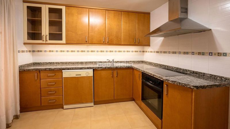 Foto 91d629b7-3a96-4b8e-a287-43ae60bc14f1. Apartament amb aparcament piscina a Babel Alicante