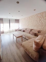 Appartement  Calle capella margall. Como los centros de yamal.... listo para tu remate...