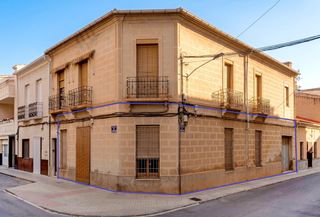Casa  Plaza de santa maría magdalena. Acogedora morada en pza. magdalena