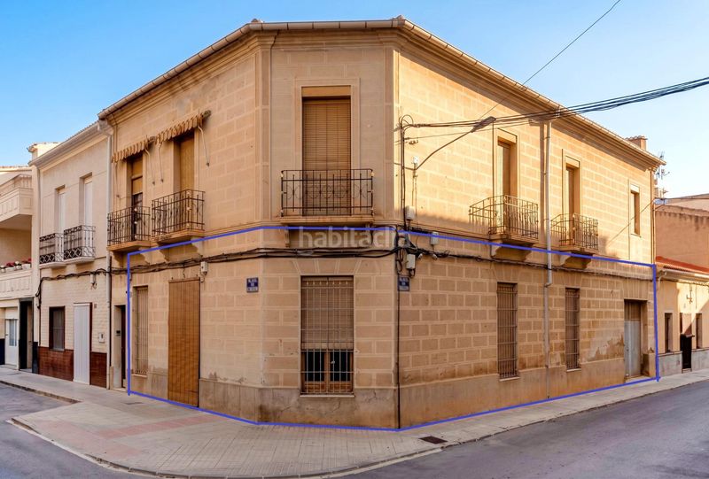 Foto dc3ea2b3-ef36-4416-b0c2-fe90c28cac66. Casa amb aparcament a Novelda