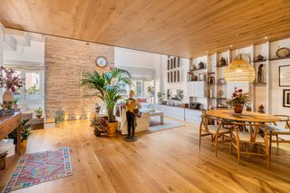Duplex  Carrer de finlàndia. Alto, reforma de diseño, completamente exterior con ascensor.