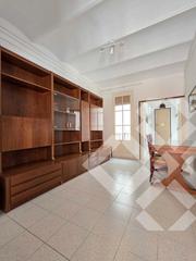 Location Appartement à Carrer de galileu 274. Finca regia, alto, mucha luz, todo exterior, 3 hab, techo alto y