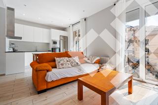 Appartement dans Gtic. Portal del angel, 4 planta, completamente reformado y exterior,