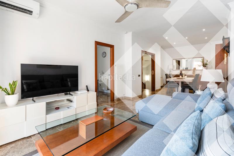 Foto 5d66aa48-56c4-484f-a741-2bcc644cb68d. Semi detached house with fireplace heating parking in Badalona
