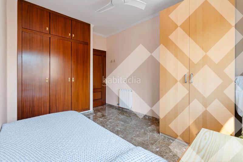 Foto d4418b58-078b-403a-b246-eb52a771d52d. Semi detached house with fireplace heating parking in Badalona